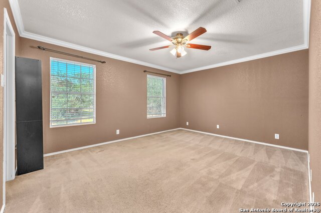 Listing photo id 36 for 7703 Braun Bend