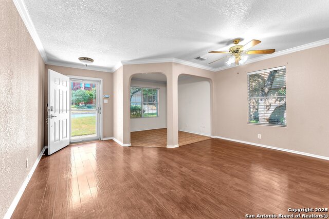 Listing photo id 6 for 7703 Braun Bend