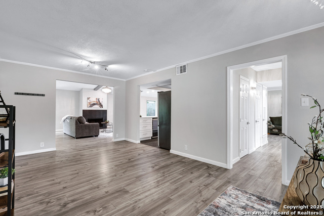 Image 15 of 30 For 3507 St Igo