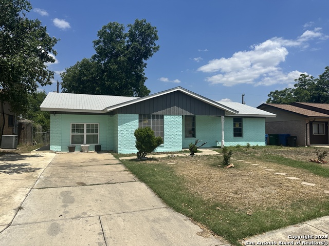 Image 5 of 16 For 1606 Lone Oak