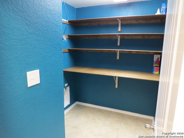 Image 9 of 25 For 12322 Erstein Vly
