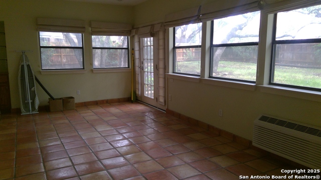 Image 15 of 31 For 9214 Wuthering Heights St