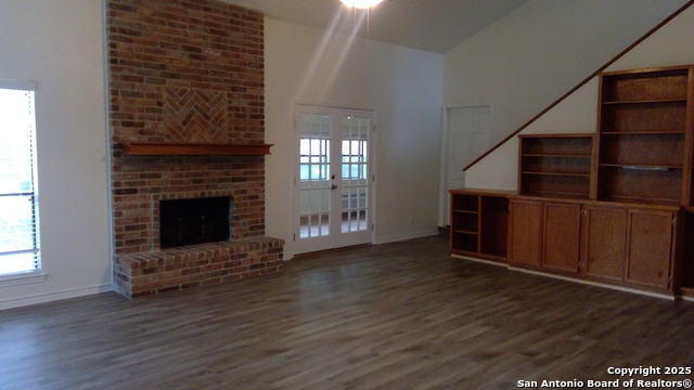 Image 7 of 31 For 9214 Wuthering Heights St
