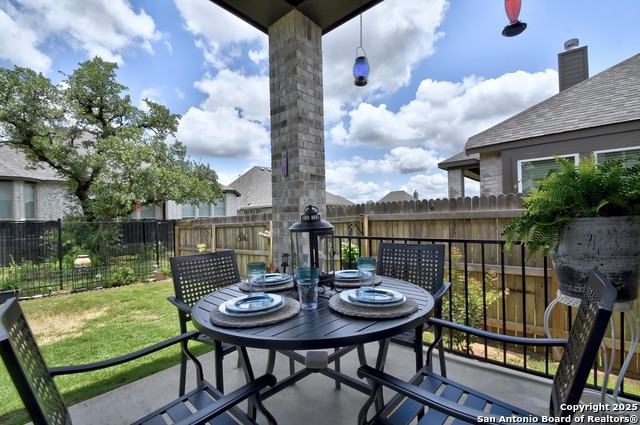 Listing photo id 24 for 2914 Sussex Park