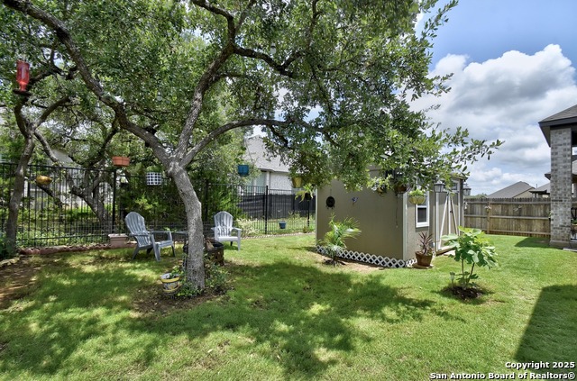 Listing photo id 27 for 2914 Sussex Park