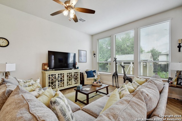 Listing photo id 1 for 2914 Sussex Park