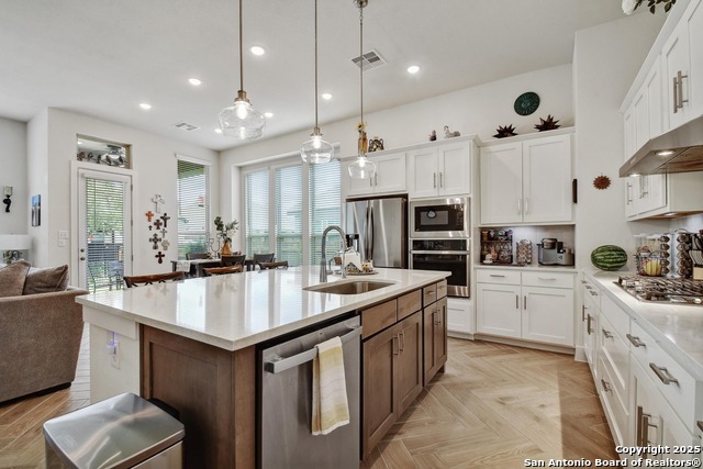 Listing photo id 5 for 2914 Sussex Park