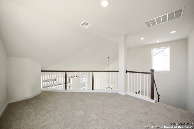 Listing photo id 16 for 5843 Whitby