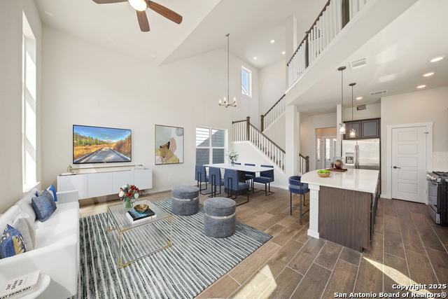 Listing photo id 2 for 5843 Whitby
