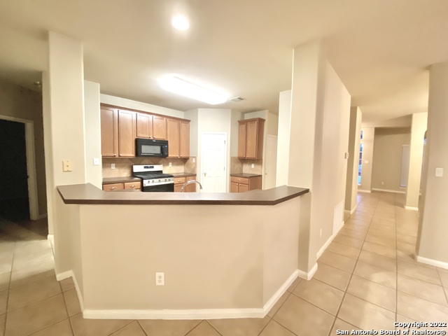 Image 4 of 22 For 20707 Cliff Park