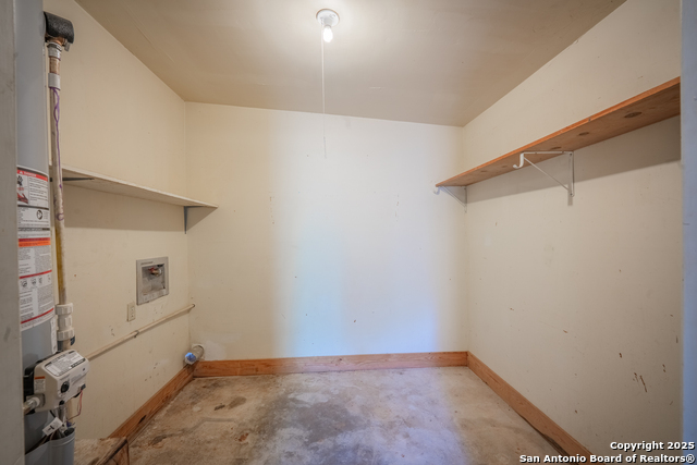 Listing photo id 25 for 5824 Deer Horn