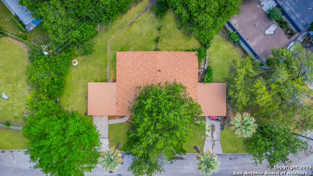 Listing photo id 2 for 5824 Deer Horn