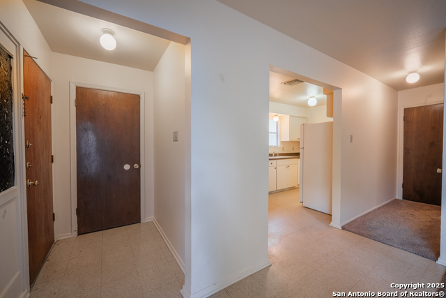Listing photo id 3 for 5824 Deer Horn