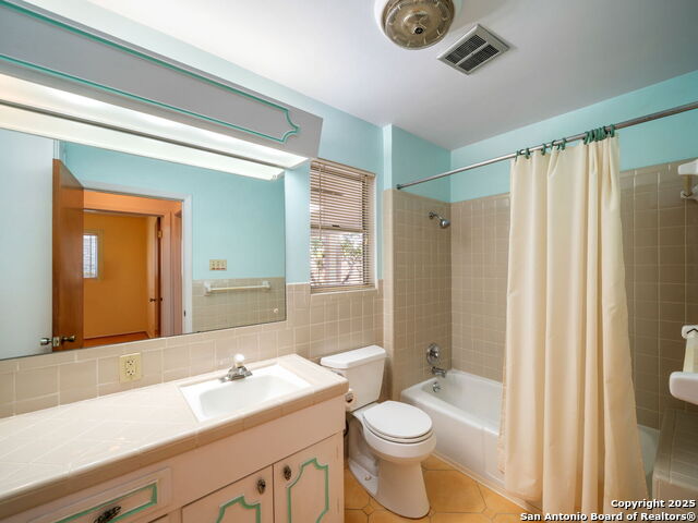 Image 12 of 21 For 107 La Salle Pl