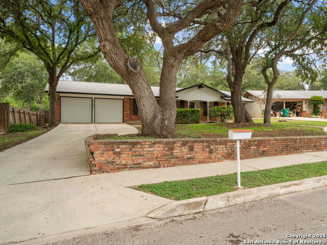 Image 3 of 21 For 107 La Salle Pl