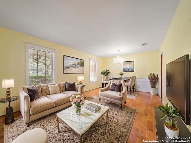 Image 5 of 21 For 107 La Salle Pl