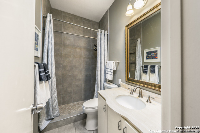 Image 14 of 25 For 7711 Broadway  14b