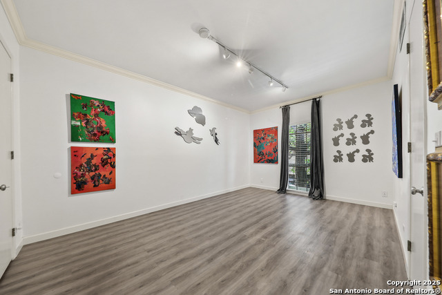 Image 16 of 25 For 7711 Broadway  14b