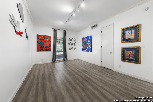 Image 17 of 25 For 7711 Broadway  14b