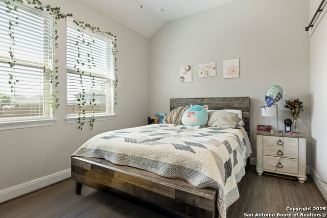 Listing photo id 11 for 6239 Carriage Cape