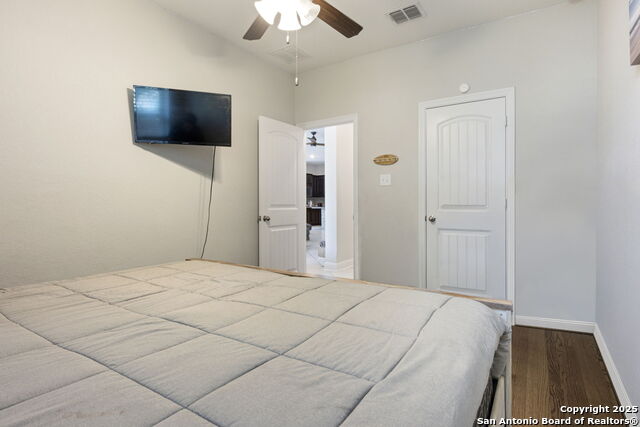 Listing photo id 21 for 6239 Carriage Cape