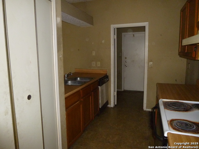 Image 16 of 20 For 651 River Village