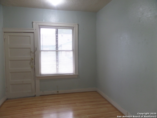 Image 4 of 7 For 250 Belden  