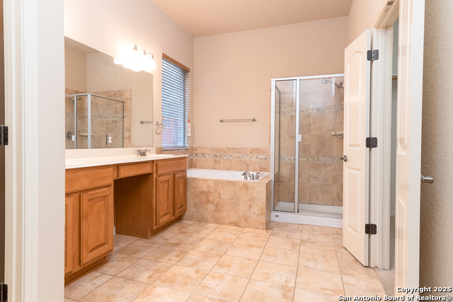 Image 14 of 25 For 18603 Salado