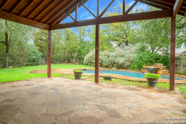 Image 24 of 25 For 18603 Salado