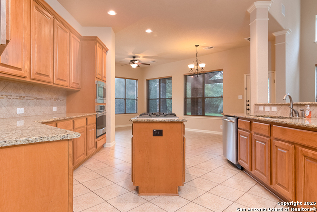 Image 9 of 25 For 18603 Salado