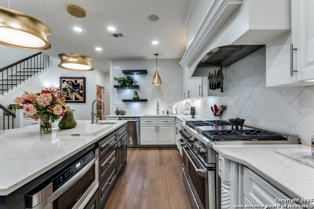 Listing photo id 12 for 12 Rue Charles S