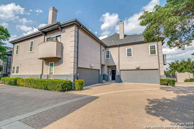 Listing photo id 39 for 12 Rue Charles S