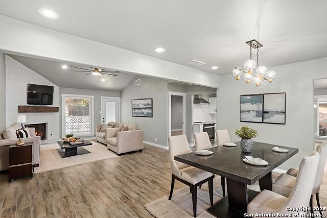 Listing photo id 9 for 2723 Woodline