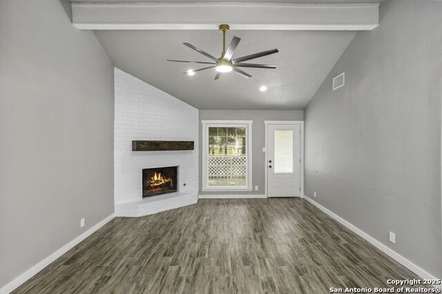 Listing photo id 11 for 2723 Woodline