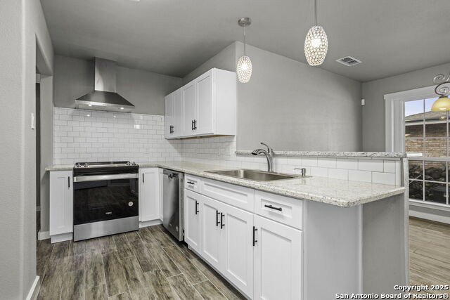 Listing photo id 17 for 2723 Woodline