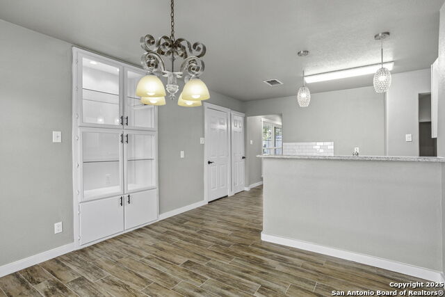 Listing photo id 21 for 2723 Woodline