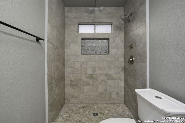 Listing photo id 27 for 2723 Woodline