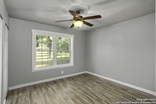 Listing photo id 29 for 2723 Woodline