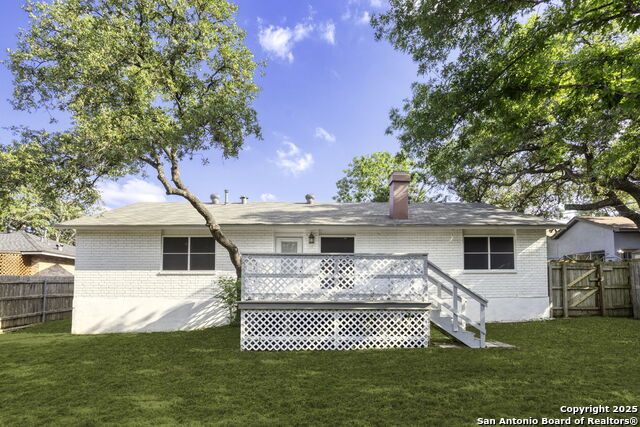 Listing photo id 36 for 2723 Woodline