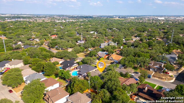 Listing photo id 43 for 2723 Woodline