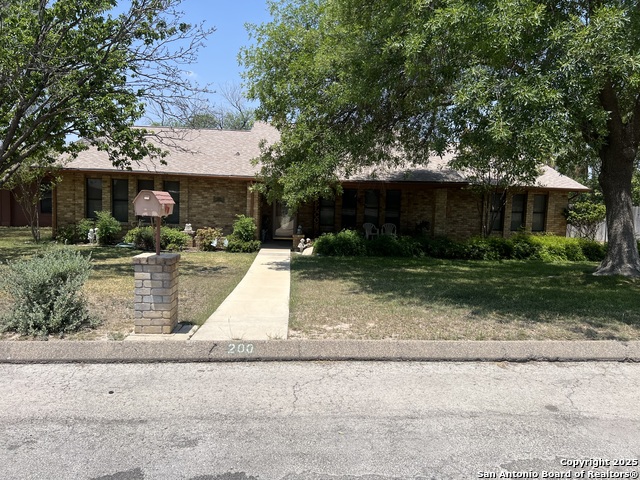 Details for 200 Far Hills Dr, Del Rio, TX 78840