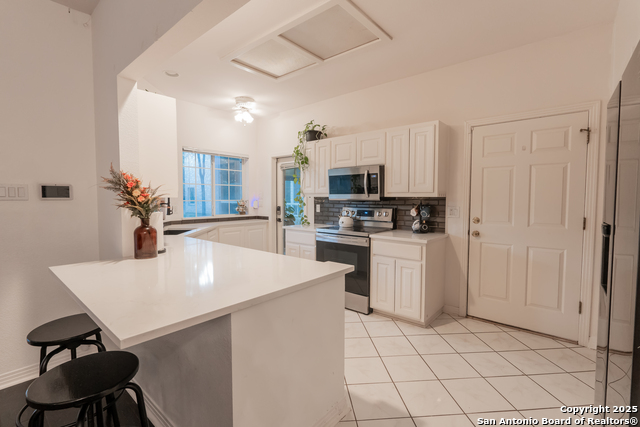 Listing photo id 16 for 10926 Hollow Rdg