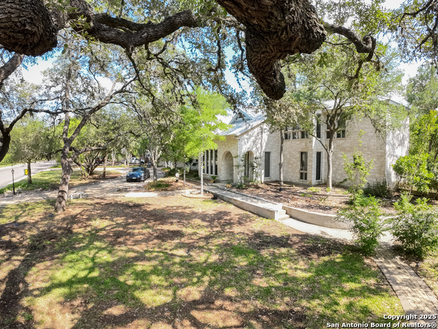 Listing photo id 0 for 10926 Hollow Rdg