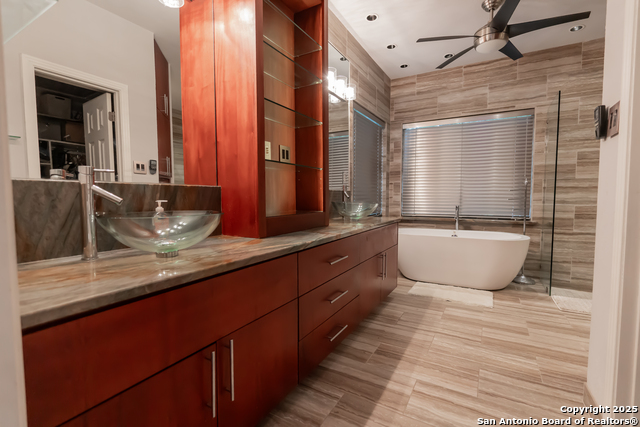 Listing photo id 18 for 10926 Hollow Rdg