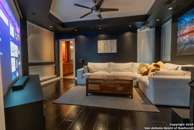 Listing photo id 20 for 10926 Hollow Rdg