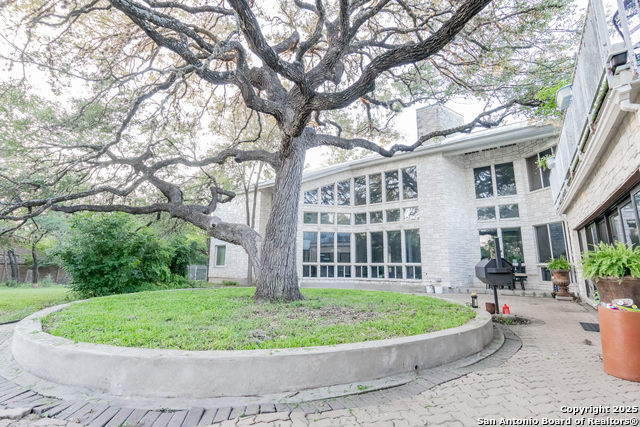 Listing photo id 1 for 10926 Hollow Rdg