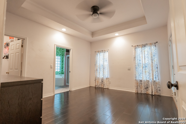 Listing photo id 39 for 10926 Hollow Rdg