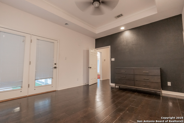 Listing photo id 40 for 10926 Hollow Rdg