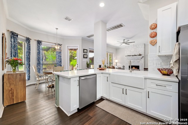 Listing photo id 7 for 15315 Flying Cir