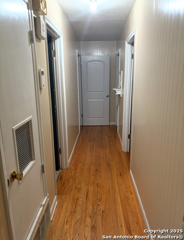 Listing photo id 2 for 254 Sprucewood Lane